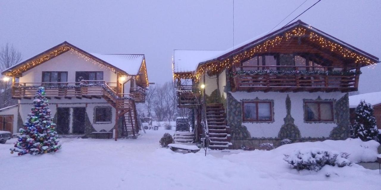 Апартаменти "У Кузьмича" 2 Mykulychyn Buitenkant foto